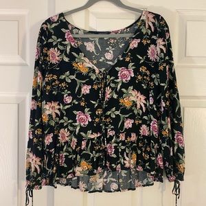 American Eagle floral top
